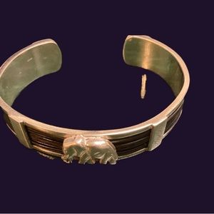 Woman’s sterling silver with elephant highlight bracelet